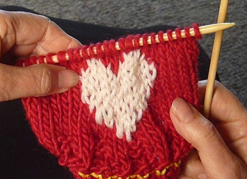 how to knit a heart